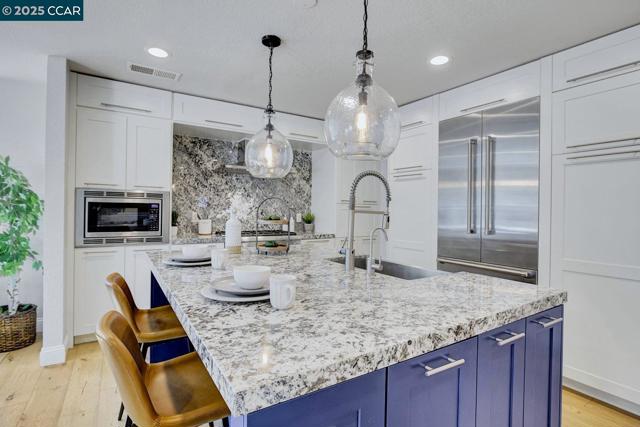 3958 W Las Positas Blvd, Pleasanton CA: https://media.crmls.org/mediaz/9c6dea85-2a2e-4411-a1a2-a7f07350d770.jpg
