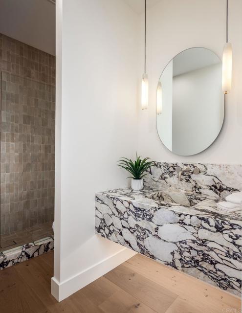 Detail Gallery Image 18 of 39 For 601 N Cedros, Solana Beach,  CA 92075 - 5 Beds | 5/1 Baths