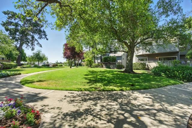 892 Wharfside Road, San Mateo CA: https://media.crmls.org/mediaz/9c6ef25f-d652-4c68-8fcd-72bf82e54a74.jpg