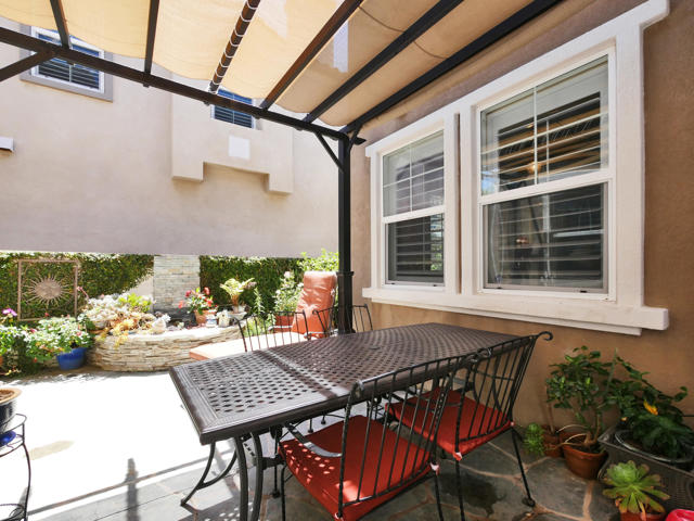 1333 Caspian Way, Oxnard CA: https://media.crmls.org/mediaz/9c70ddd5-c1b8-4098-bc9d-1b3cd02cc893.jpg