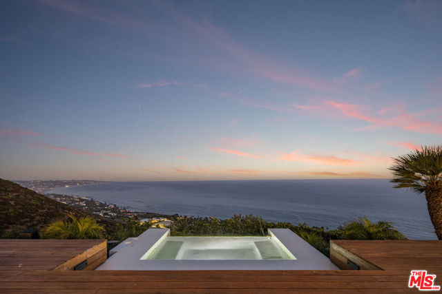 4310 Encinal Canyon Road, Malibu CA: https://media.crmls.org/mediaz/9c70e51f-15e6-4188-954c-67891c55e2dc.jpg
