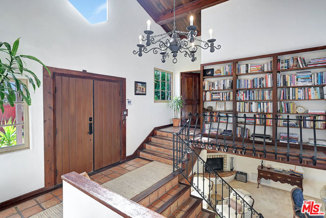 19805 Valley View Drive, Topanga CA: https://media.crmls.org/mediaz/9c712391-a5ea-4e23-a515-cf93bae983fe.jpg
