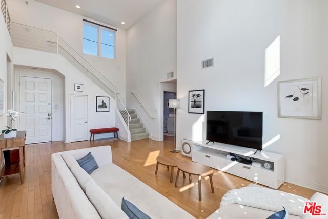 7100 Playa Vista Drive, Playa Vista CA: https://media.crmls.org/mediaz/9c7157ee-12c4-40b1-997a-547c8878ed7b.jpg