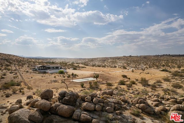 59855 Security Drive, Yucca Valley CA: https://media.crmls.org/mediaz/9c715fb8-34e9-4dda-90eb-109d0a474b24.jpg