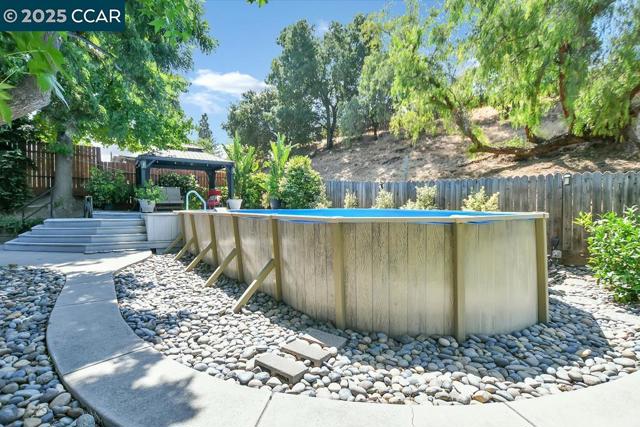 308 Bluerock Drive, Antioch CA: https://media.crmls.org/mediaz/9c71d2f9-9269-45b7-ad35-246a10b0ca49.jpg