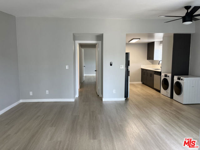 101 Catamaran (#3,4,5,6) Street, Marina del Rey CA: https://media.crmls.org/mediaz/9c71f0e0-4a25-4f30-b759-5a1543684b04.jpg