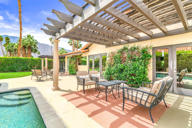2305 E Sonora Road, Palm Springs CA: https://media.crmls.org/mediaz/9c72648b-3f37-4d0a-9eed-7e78a4174672.jpg