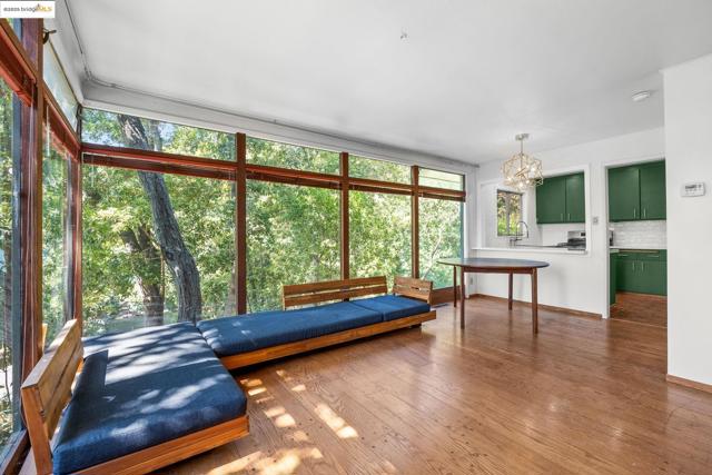1730 Highland Pl, Berkeley CA: https://media.crmls.org/mediaz/9c72f8bc-7265-4a93-862d-ce8c9eeb0321.jpg