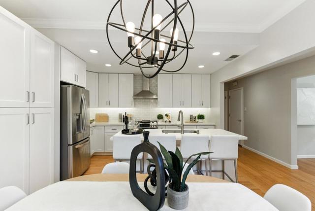 155 Oakview Drive, San Carlos CA: https://media.crmls.org/mediaz/9c73e804-da52-4756-b0f0-6d095b04376a.jpg