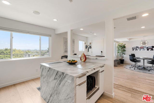 1212 Ocean Park Boulevard, 16 photo 7