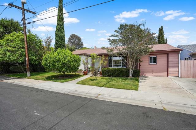 4833 Atlanta Dr., San Diego CA: https://media.crmls.org/mediaz/9c7411a9-e16c-4b8c-9f95-417b5943ebdf.jpg