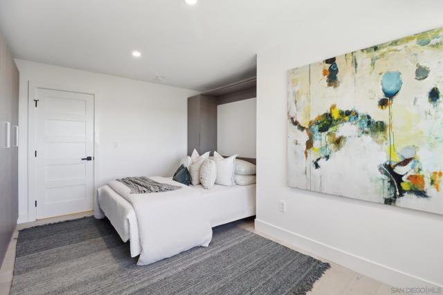 7117 Obelisco Cir, Carlsbad CA: https://media.crmls.org/mediaz/9c743010-3e33-498e-91f1-9b2fd6993541.jpg