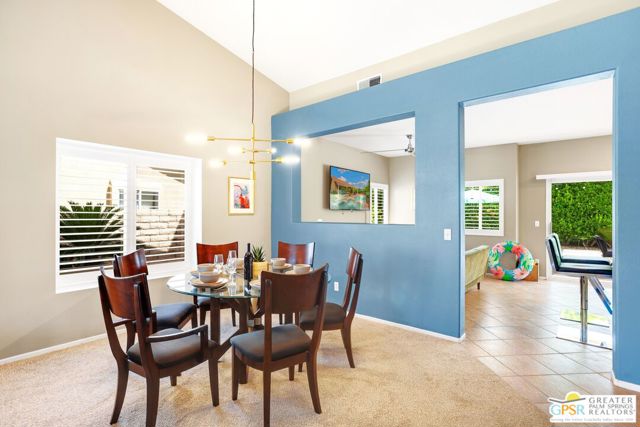 2162 Shannon Way, Palm Springs CA: https://media.crmls.org/mediaz/9c74556c-331c-450d-8588-a0d88141fbed.jpg