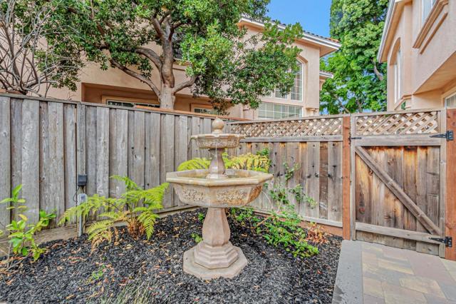 2122 Vizcaya Way, Campbell CA: https://media.crmls.org/mediaz/9c74a4d8-8edc-440c-a6ae-e3a67e2ef832.jpg