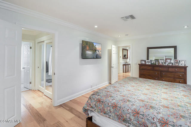 90 Sherwood Drive, Westlake Village CA: https://media.crmls.org/mediaz/9c74accc-3aeb-43dc-92cf-9172195f3665.jpg