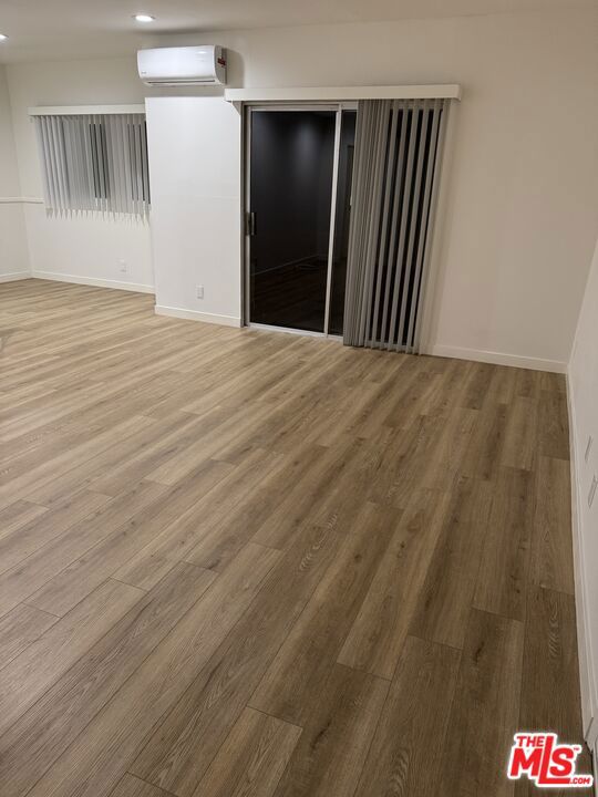 5400 Newcastle Avenue, Encino CA: https://media.crmls.org/mediaz/9c74c641-bed6-4b1c-b198-61b09c32cb08.jpg