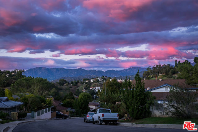 4015 Karelia Street, Los Angeles CA: https://media.crmls.org/mediaz/9c7540cd-c4fd-4d0e-9e03-e62edb226e4b.jpg