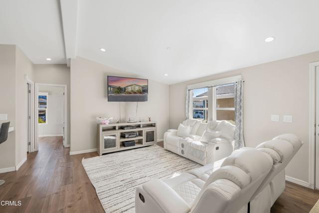 Detail Gallery Image 4 of 39 For 250 E Telegraph Rd #155,  Fillmore,  CA 93015 - 3 Beds | 2 Baths