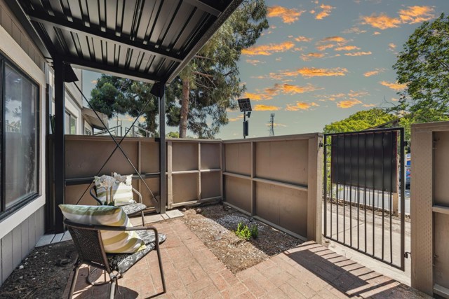 213 Ladera Plz, Union City CA: https://media.crmls.org/mediaz/9c7711f5-b03b-4f9c-9519-e3e5d8282ae1.jpg