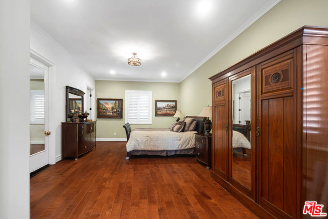 14933 Sutton Street, Sherman Oaks CA: https://media.crmls.org/mediaz/9c776993-f206-4a01-b3be-c9a317b83c33.jpg