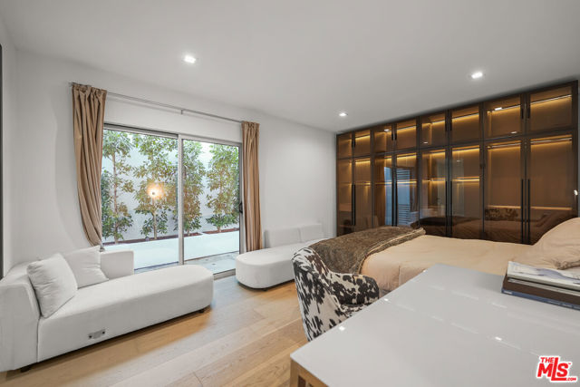 17116 Adlon Road, Encino CA: https://media.crmls.org/mediaz/9c77a62a-5ffd-445f-9f51-351ad7118a46.jpg