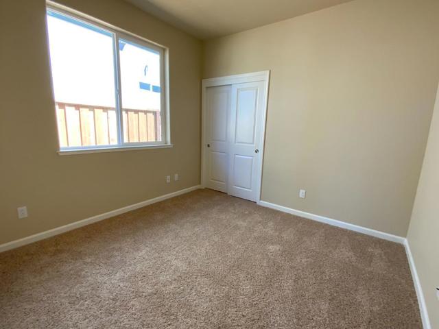 789 Aurora Way, King City CA: https://media.crmls.org/mediaz/9c77cc42-58d5-4755-aed4-dfa8d131e434.jpg