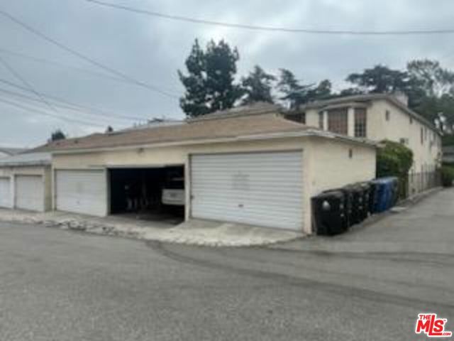 3757 Los Feliz Boulevard, Los Angeles CA: https://media.crmls.org/mediaz/9c77e2ef-8cbd-4b40-9d0f-b58d92c314b8.jpg
