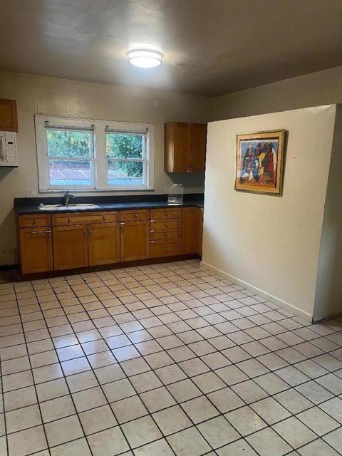 395 S 13th Street, San Jose CA: https://media.crmls.org/mediaz/9c79209c-394d-4cc0-a3fa-a9dfb224b868.jpg