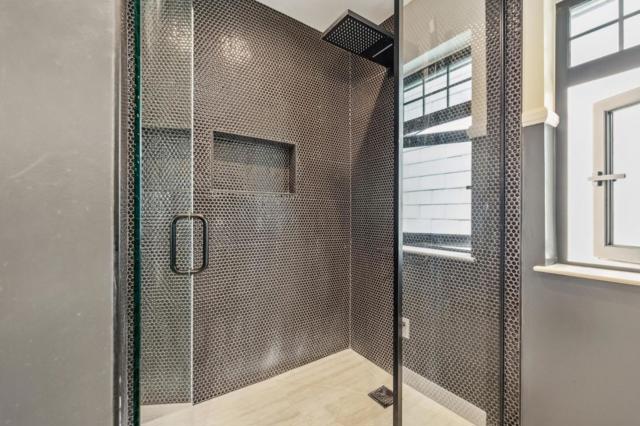 546 Oxford Avenue, Palo Alto CA: https://media.crmls.org/mediaz/9c79b996-c14b-4a06-b7aa-ab20841f81b9.jpg