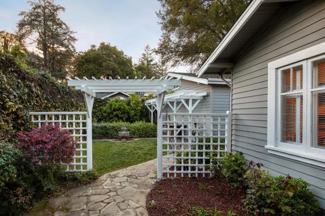 327 Bachman Avenue, Los Gatos CA: https://media.crmls.org/mediaz/9c79bafb-bf76-4966-979a-dca17c124642.jpg