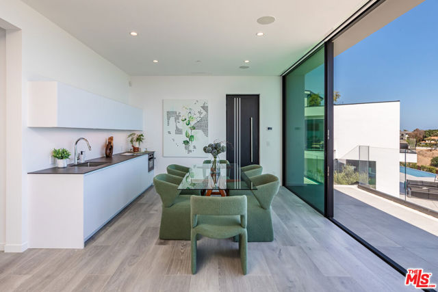 6156 Zumirez Drive, Malibu CA: https://media.crmls.org/mediaz/9c7b57d0-bbe9-490c-8d6e-74ee4189e22e.jpg