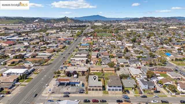 449 S 19Th St, Richmond CA: https://media.crmls.org/mediaz/9c7b8fad-2412-43ee-89b5-03ee24e5ed6f.jpg