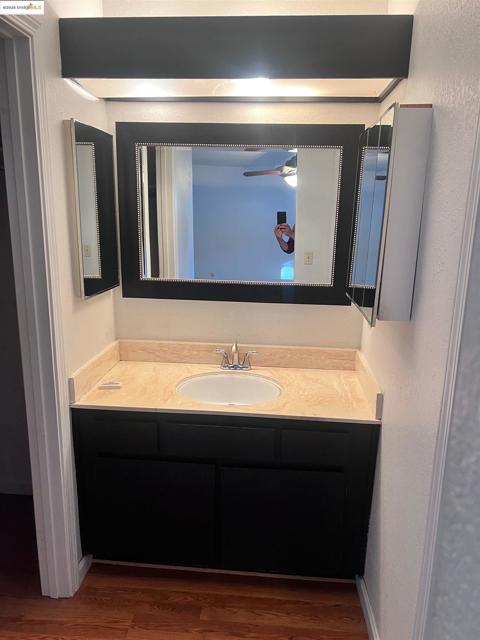 19 LISA COURT, Brentwood CA: https://media.crmls.org/mediaz/9c7bf39e-8e34-4d0c-8f69-6d014d4f9172.jpg