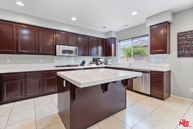 Image 13 of 39 For 7915 Saddletree Court