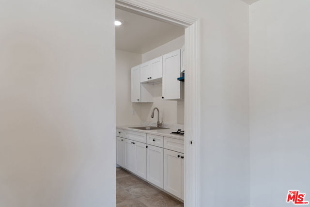 945 N Ditman Avenue, Los Angeles CA: https://media.crmls.org/mediaz/9c7c1480-d552-4785-ad68-49fb10e40443.jpg