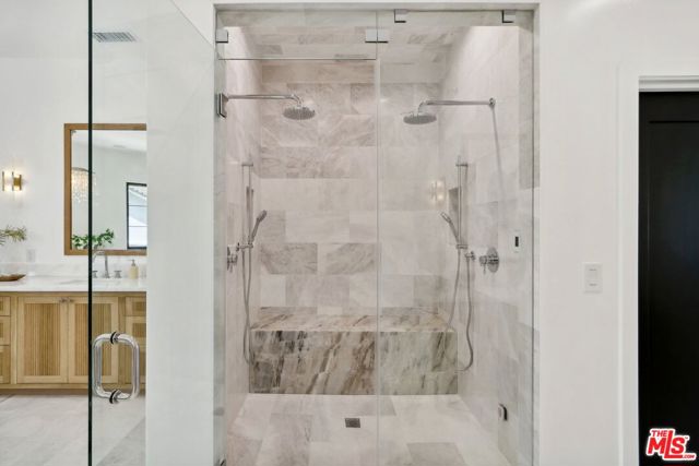 4261 Temma Court, Calabasas CA: https://media.crmls.org/mediaz/9c7d0ed2-726d-4605-ba90-778e055e62ce.jpg