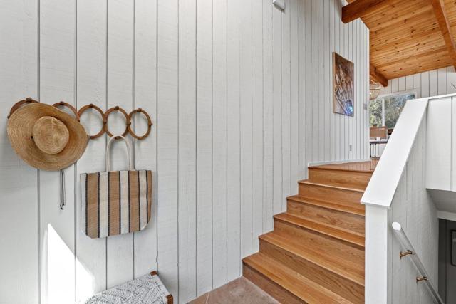 664 Bayview Drive, Aptos CA: https://media.crmls.org/mediaz/9c7d268b-1bc2-4365-870a-027b53f9b58a.jpg