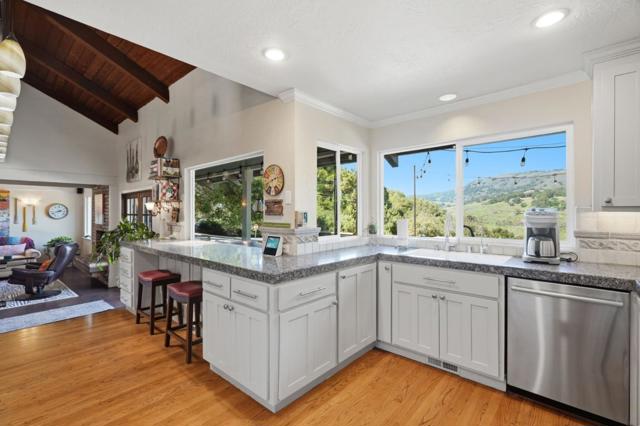 Image 8 of 41 For 17200 Holiday Drive