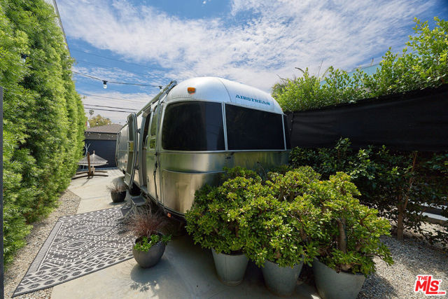 1 Bed Home for Sale in Los Angeles, California
