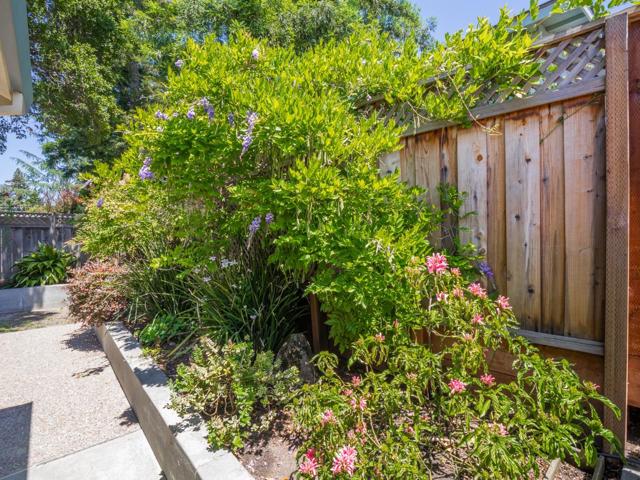 739 Quartz Street, Redwood City CA: https://media.crmls.org/mediaz/9c7f2b9c-3502-4961-abf4-1296694c70c3.jpg