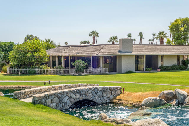 3 Harvard Court, Rancho Mirage CA: https://media.crmls.org/mediaz/9c8055a4-e5aa-4796-b6bb-edd33c168f2f.jpg