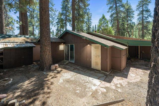 39148 Rim Of The World Drive, Fawnskin CA: https://media.crmls.org/mediaz/9c810404-72f0-465e-a4fa-e33b144d47df.jpg