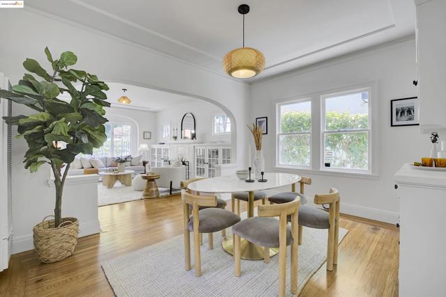 1133 Norwood Ave, Oakland CA: https://media.crmls.org/mediaz/9c8196dc-87bd-4e54-b6a9-1142eb6f65bd.jpg