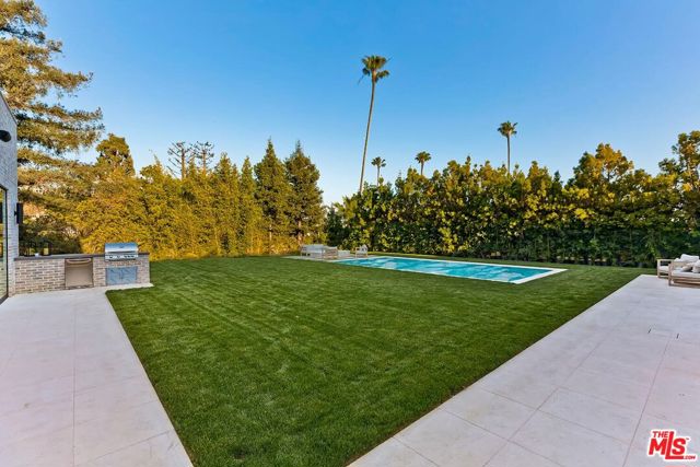 1120 Angelo Drive, Beverly Hills CA: https://media.crmls.org/mediaz/9c81efb4-f39a-42dc-aa0e-dd6879cdf78d.jpg