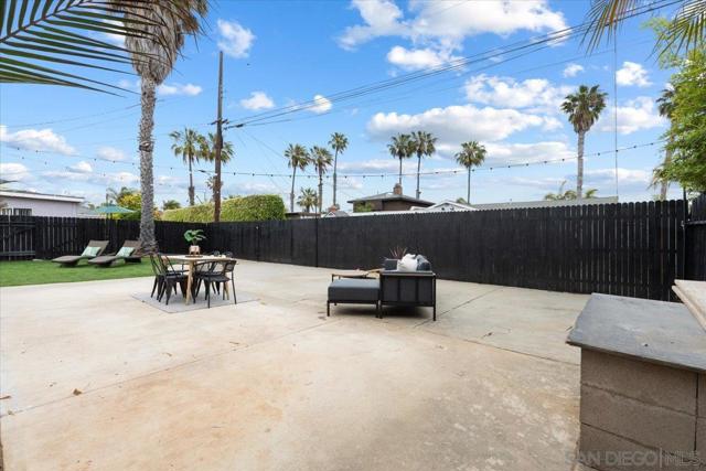 1211 California St, Imperial Beach CA: https://media.crmls.org/mediaz/9c81ffe2-7a35-4d73-918c-3122e50ac1bd.jpg