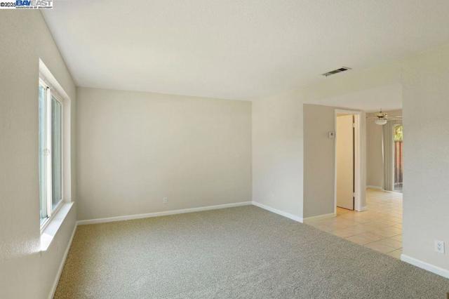 1048 Spring Valley Cmn, Livermore CA: https://media.crmls.org/mediaz/9c820de7-582c-4429-b0b1-edf95878db24.jpg