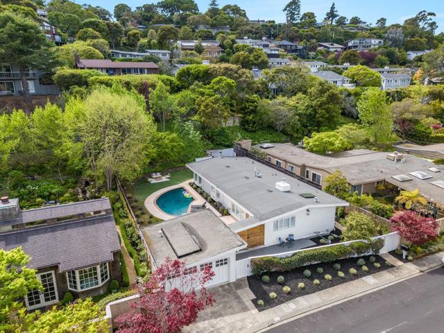 329 San Rafael Avenue, Belvedere CA: https://media.crmls.org/mediaz/9c824eee-cfbf-49b6-bed5-816f059d472e.jpg