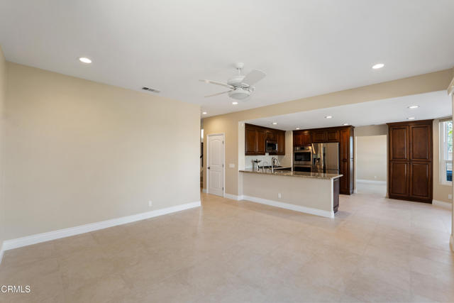 1347 La Culebra Circle, Camarillo CA: https://media.crmls.org/mediaz/9c830f6c-e0eb-43bf-b4d8-1c17709b0c71.jpg