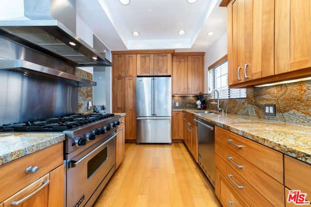 1358 Holmby Avenue, Los Angeles CA: https://media.crmls.org/mediaz/9c833981-e0ea-42ef-8acc-9e55c6b2a927.jpg