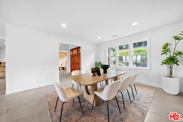 32070 Via Vera, Bonsall CA: https://media.crmls.org/mediaz/9c833ef6-52b7-40d2-83da-bd94e7b108a1.jpg